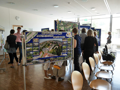 Kollegialer Austausch beim "Forum zur Natur- und Umwelterziehung" in Meißen.